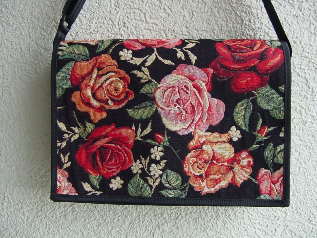 Tasche Rose rot.